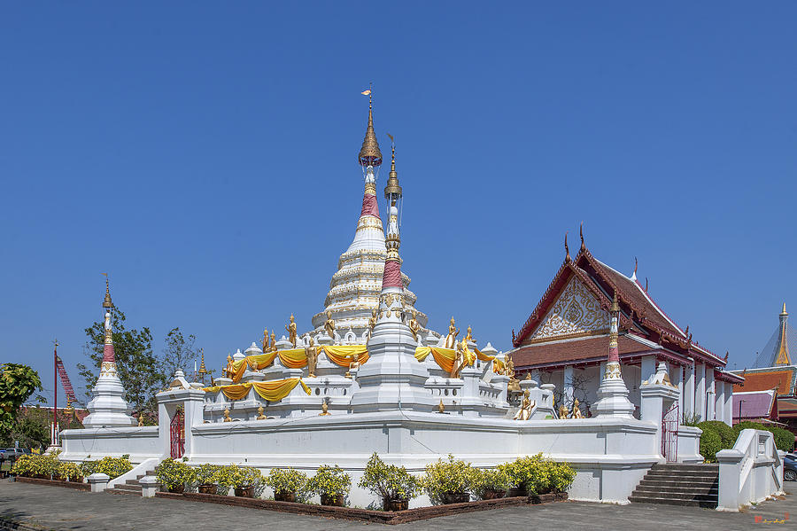 Wat Songtham Phra Chedi DTHB1913 Photograph by Gerry Gantt