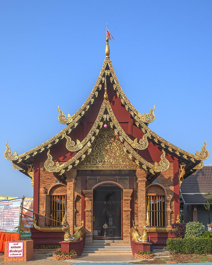 Scenic Photograph - Wat Yang Kuang Phra Wihan DTHCM0674 by Gerry Gantt