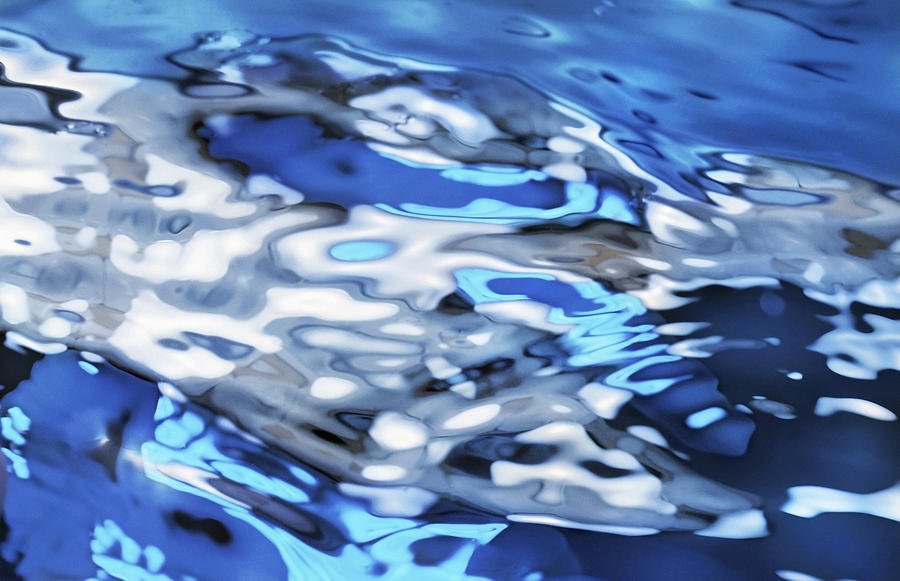Abstract Photograph - Water 9749 by Damon Clarke