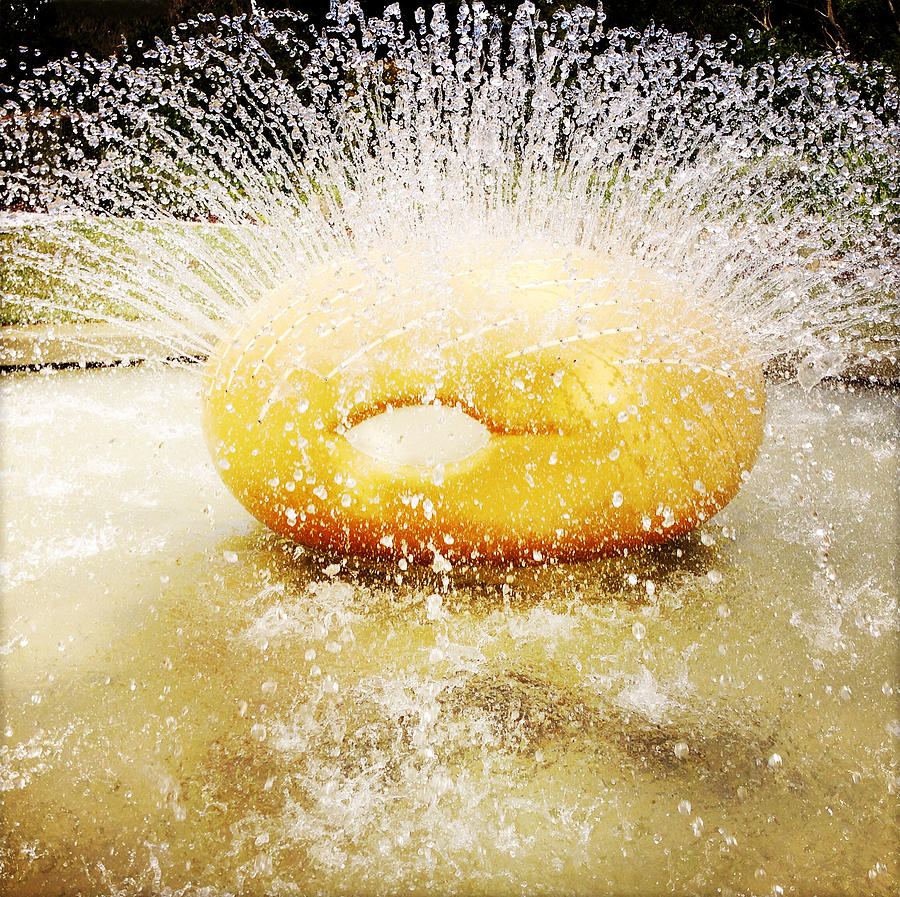 Fountain Photograph - Water art by Les Cunliffe