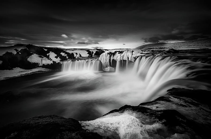 Waterfall Of The Gods Photograph by Alfonso Maseda Varela
