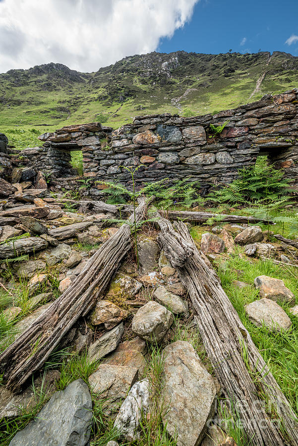 Snowdonia National Park Photograph - Watkin Path Ruin by Adrian Evans