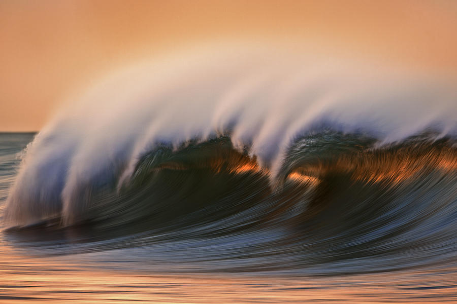 Wave  MG6894a Photograph by David Orias