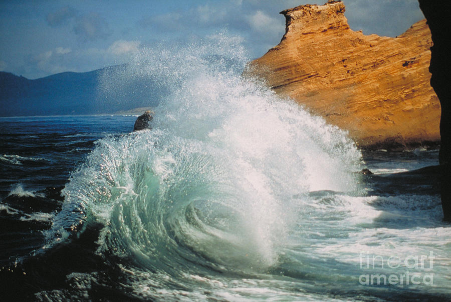 Waves Breaking On The Coast Of Oregon Photograph by Ron Sanford