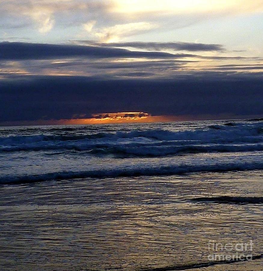 Waves of Red Sky Sunset Photograph by Susan Garren
