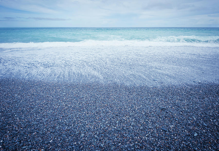 Waves On The Beach Photograph by Leren Lu