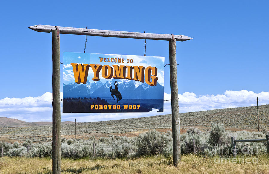 Welcome To Wyoming Sign Photograph By Bill Bachmann