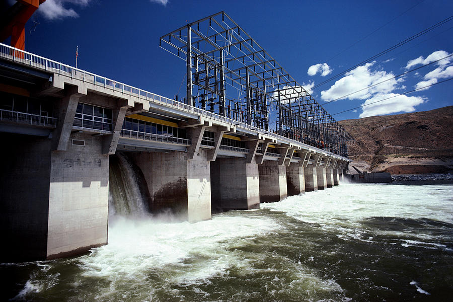 Wells Dam, Washington Photograph by Earl Roberge