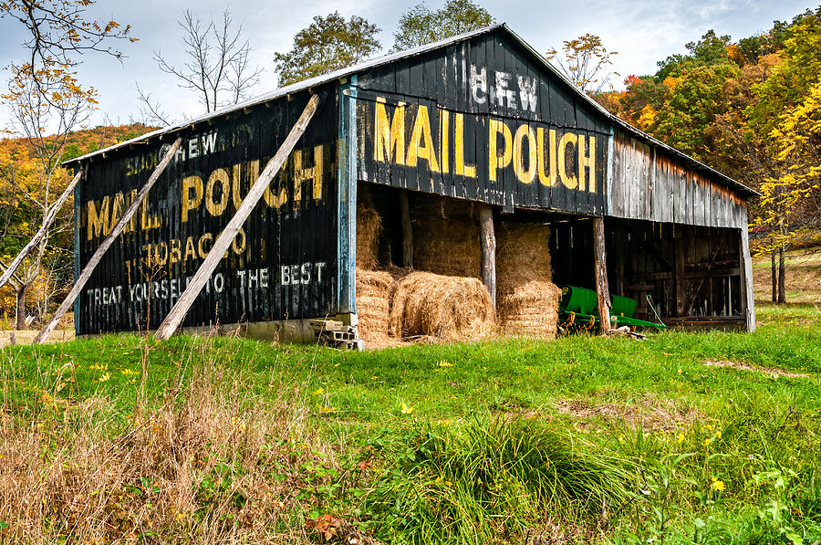 West Virginia Mail Pouch Barn Photograph by Steve Harrington