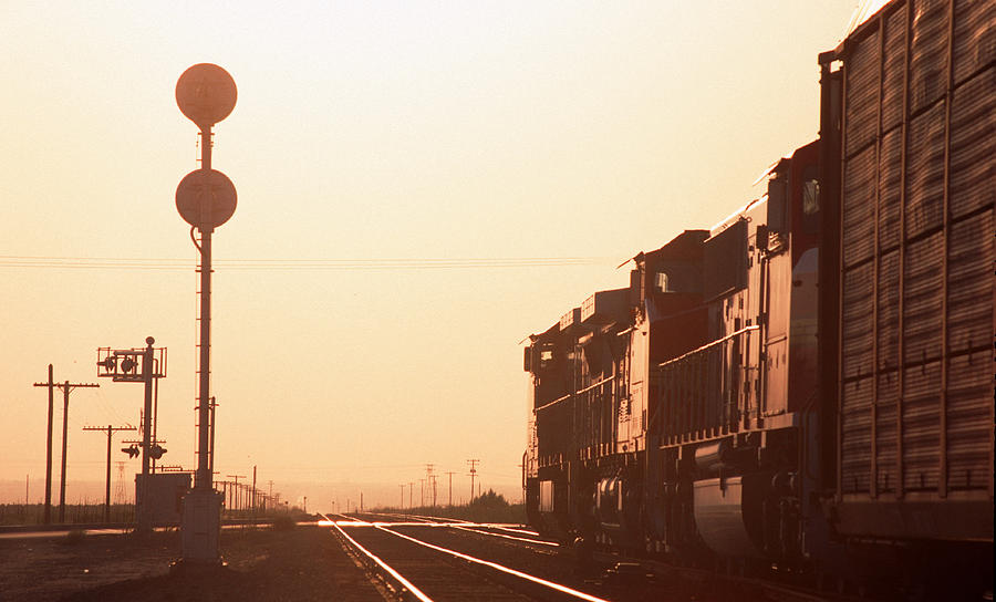 Westbound Bnsf Freight Train Photograph by Richard Hansen