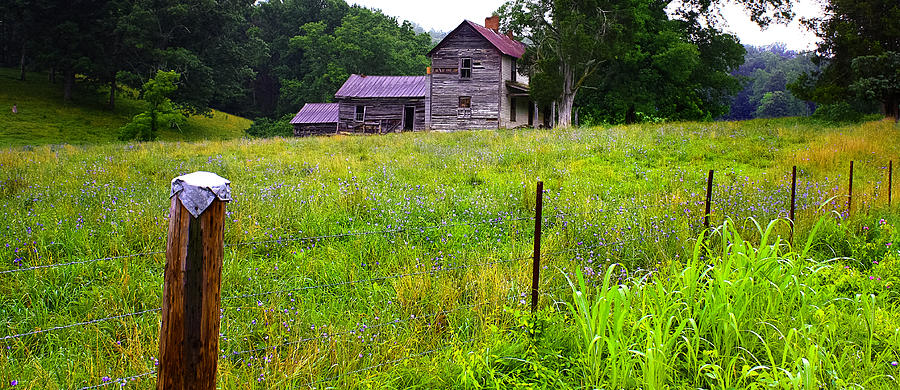 Western North Carolina Farmhouse Photograph by Gray  Artus