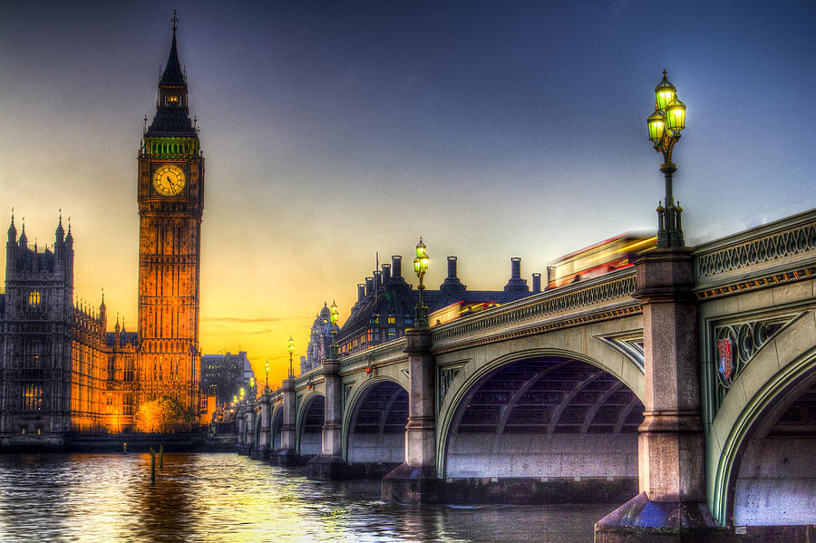 Westminster Bridge and Big Ben Photograph by David Pyatt