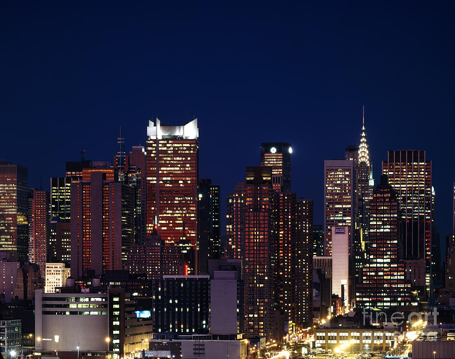 Westside Manhattan Skyline At Dusk Photograph by Rafael Macia