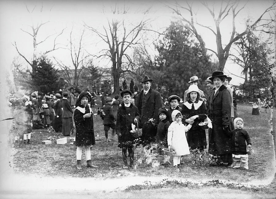 White House Easter, 1915 Photograph by Granger Fine Art America