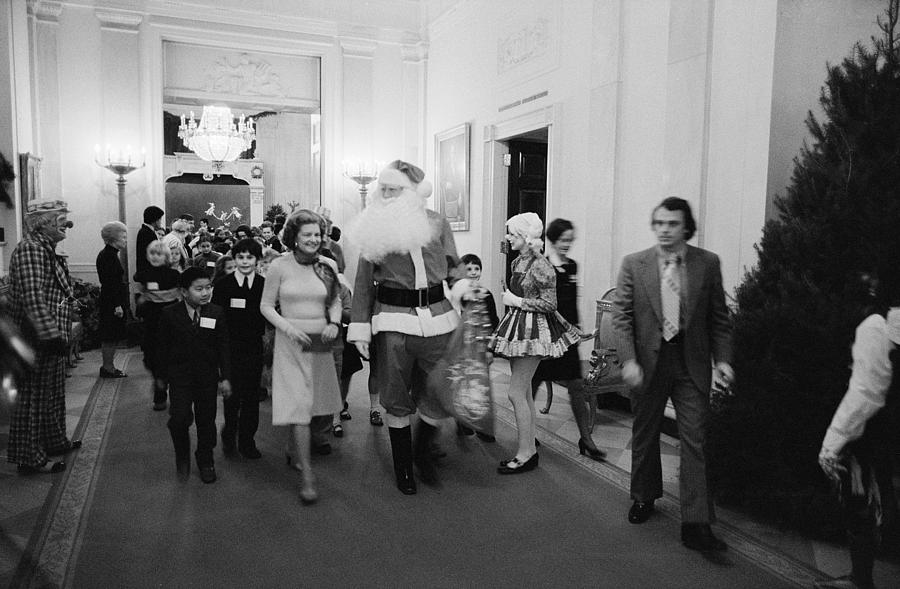 White House Santa Claus Photograph by Granger
