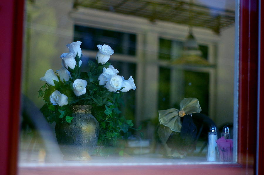White Roses Diner Photograph by Randy Pollard