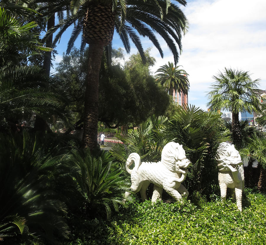 WHITE Tigers Las Vegas Sculpture by Navin Joshi