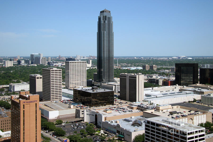 Houston Photograph - Williams Tower Skyscraper Uptown Houston by Bill Cobb