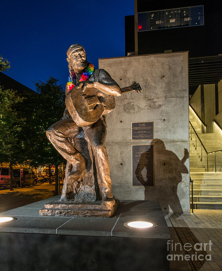 Willie Nelson Photograph - Austin Willie Nelson Statue by Bee Creek Photography - Tod and Cynthia