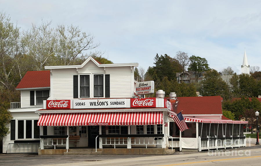 American Old-Fashioned Ice Cream Parlor