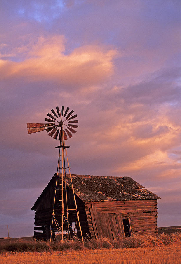 Windmill and Barn Sunset Photograph by Doug Davidson