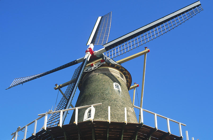 Windmill De Hoop Photograph by K. Van Den Berg