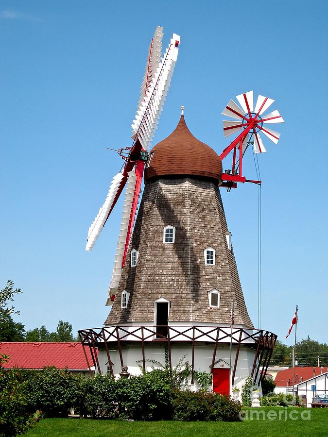 Windmill in Iowa Photograph by Phyllis Kaltenbach