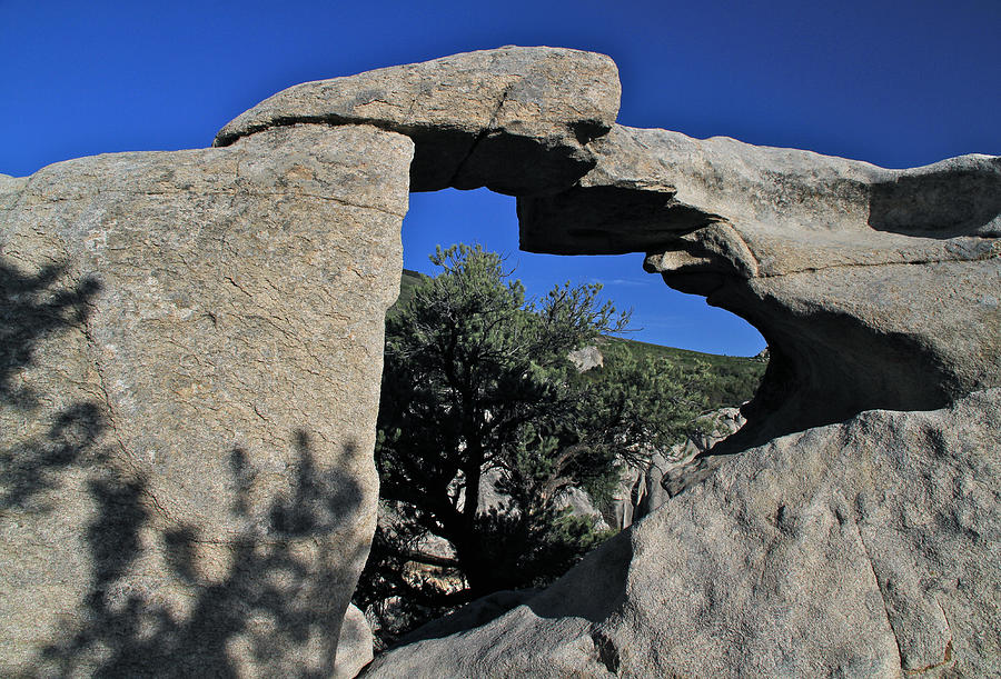 Window Rock Photograph by Ed Riche
