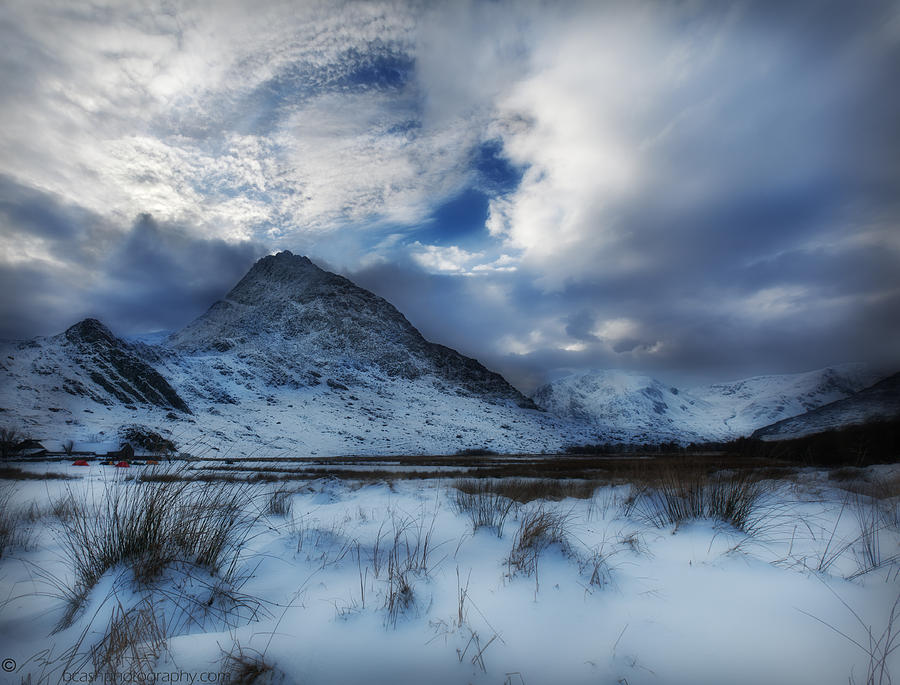 Winter at Tryfan Photograph by B Cash
