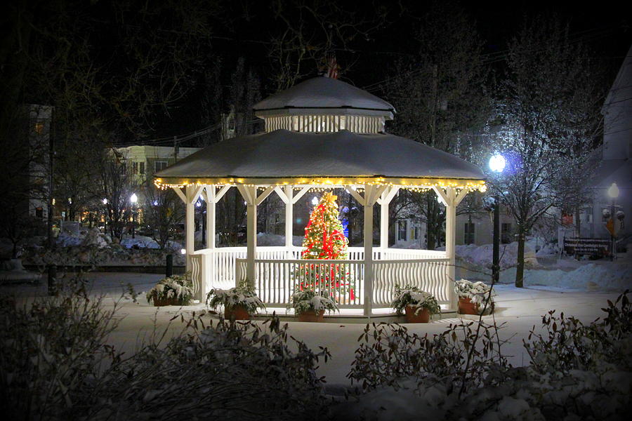 Winter Evening Gazebo Photograph by Suzanne DeGeorge