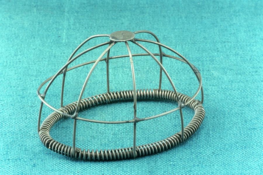 Wire Frame Anaesthesia Mask Photograph by Science Photo Library