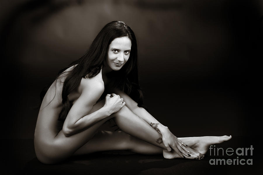 Black And White Photograph - Woman Nude 1069.01 by Kendree Miller