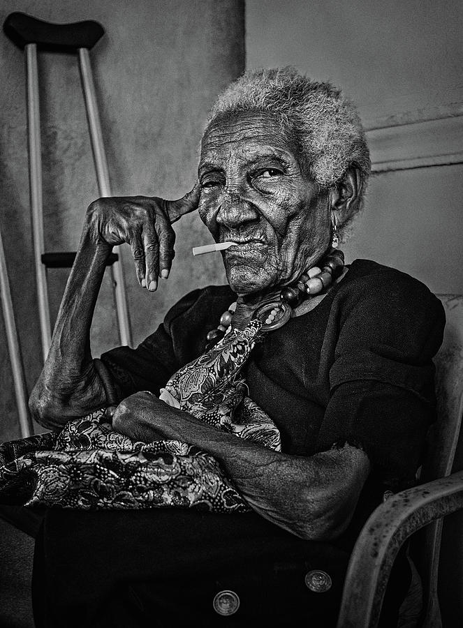 Black And White Photograph - Woman Of Cartagena by Paul Gs