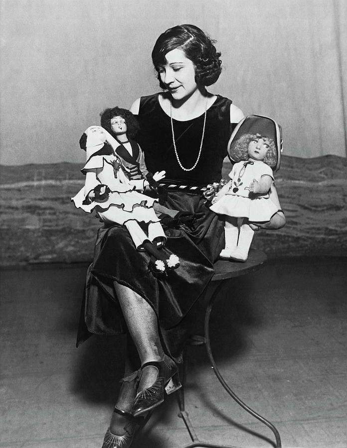 Woman With Dolls Photograph by Underwood Archives