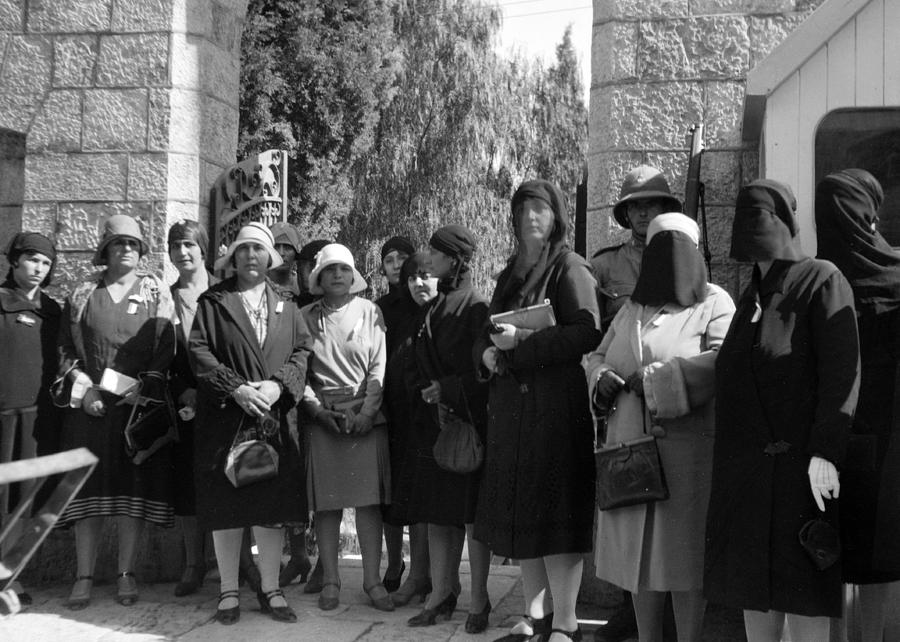 Women Arab Protest Photograph by Munir Alawi