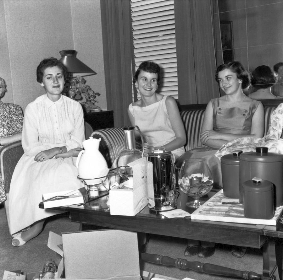 Women At A Housewares Party Photograph by Underwood Archives