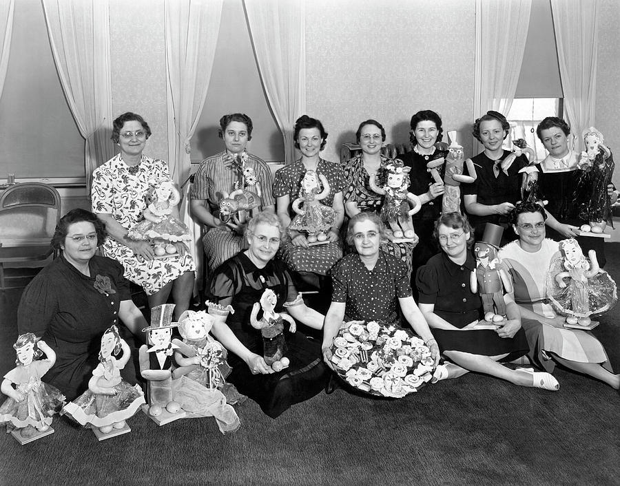 Women With Dolls Photograph by Underwood Archives