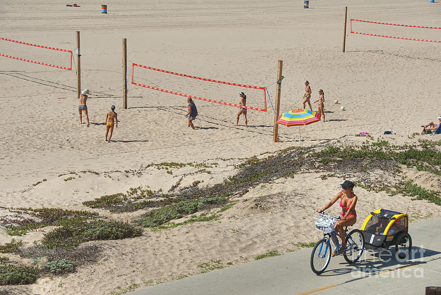 Womens Volleyball Manhattan Beach CA Photograph by David Zanzinger