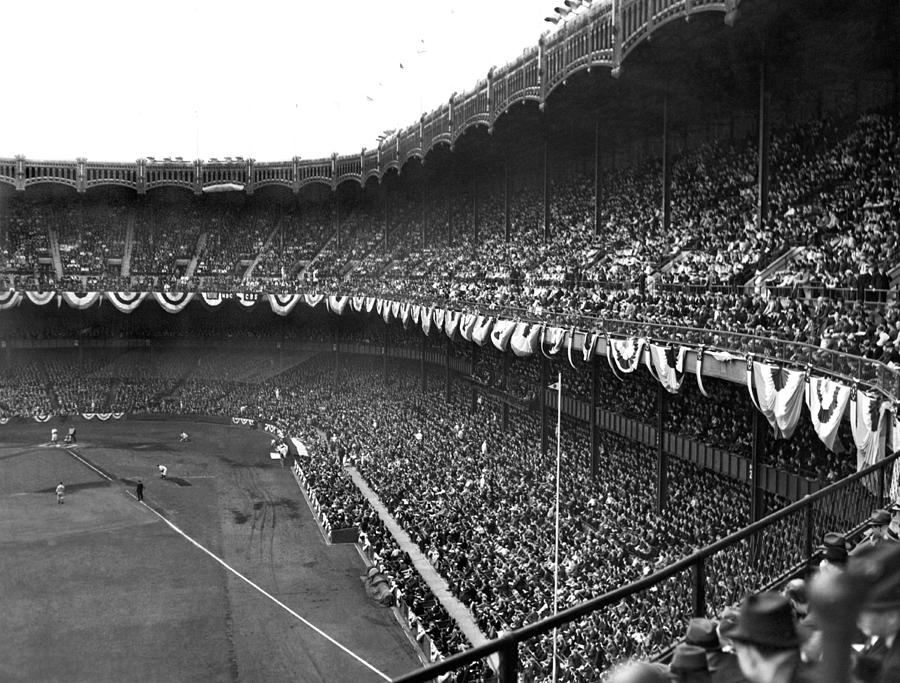 New York Yankees Photograph - World Series In New York by Underwood Archives