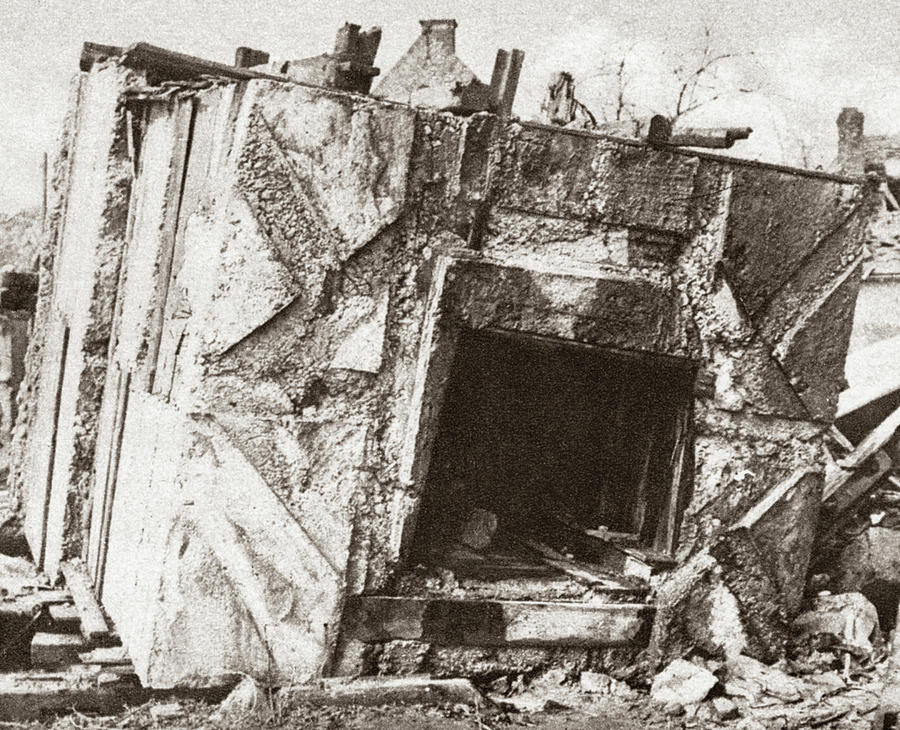 1914 Photograph - World War I Bunker by Granger