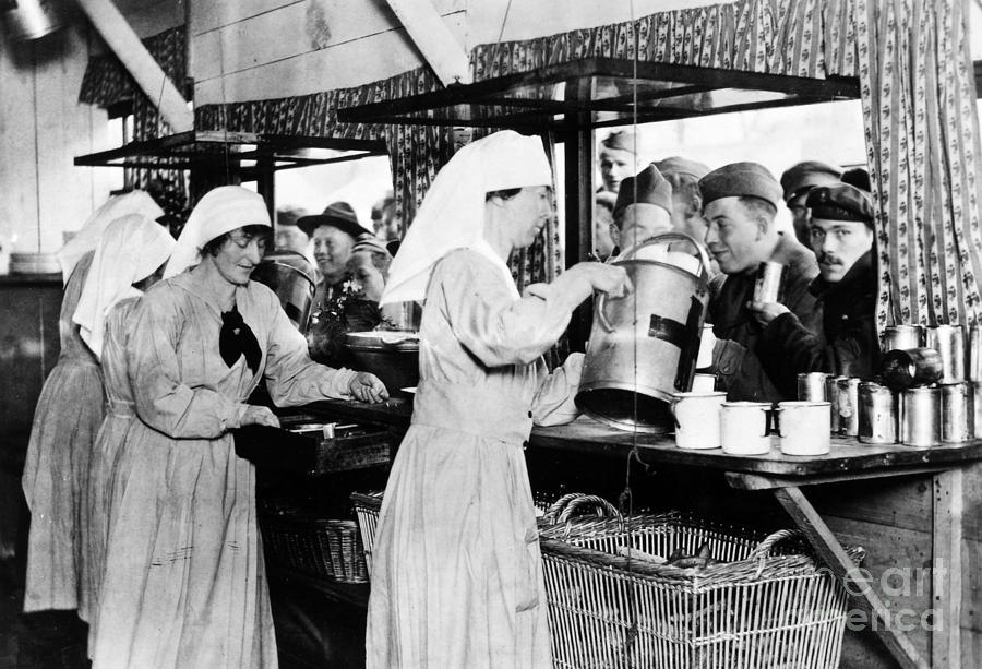 ww1 red cross in action