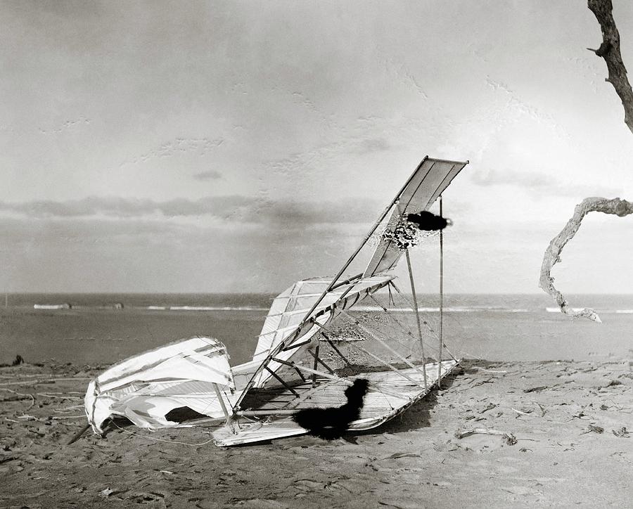 Wrecked Wright Brothers Glider Photograph by Library Of Congress