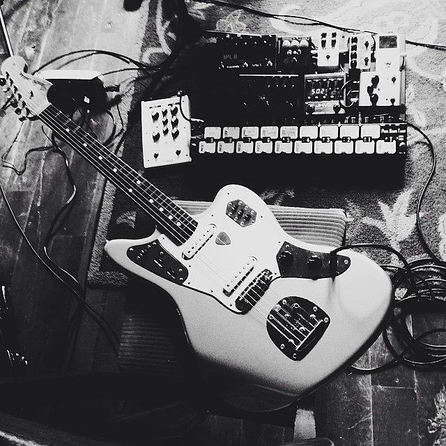 Vscocam Photograph - Writing // 2 // Jamming Some New Tunes by Courrier Band