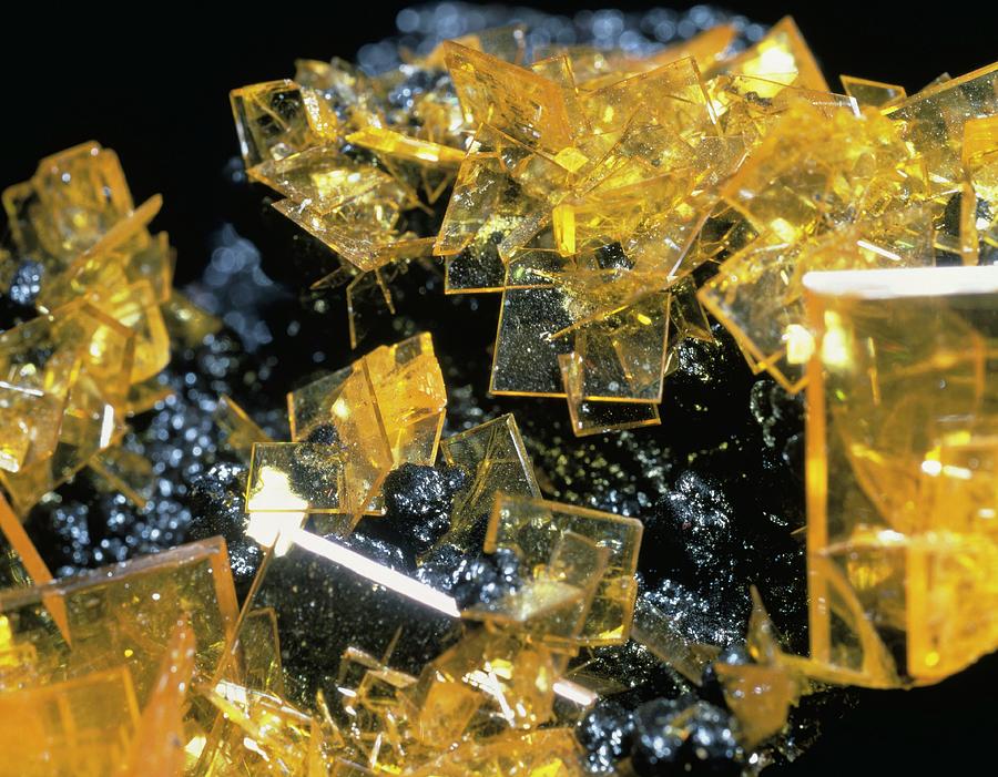 Wulfenite Photograph by Science Photo Library Wulfenite Photograph by Science Photo Library