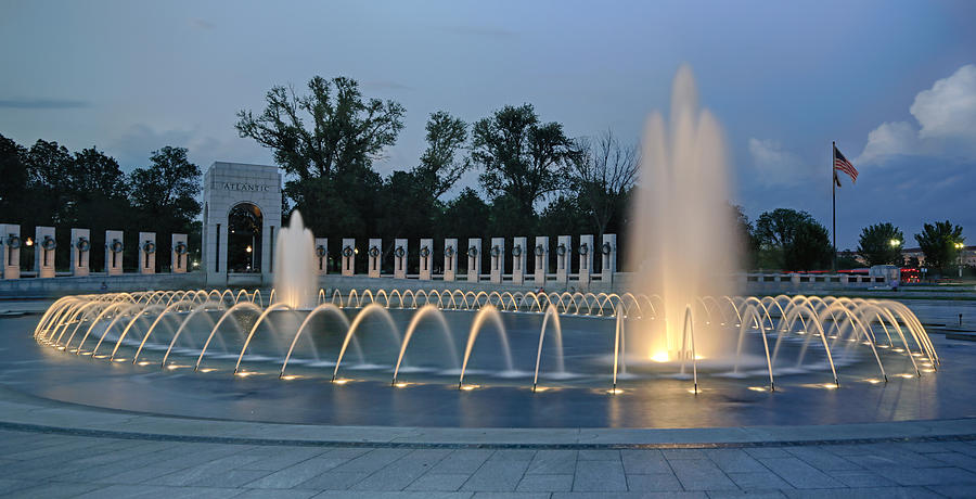 WW II Memorial at sunset Photograph by Jack Nevitt