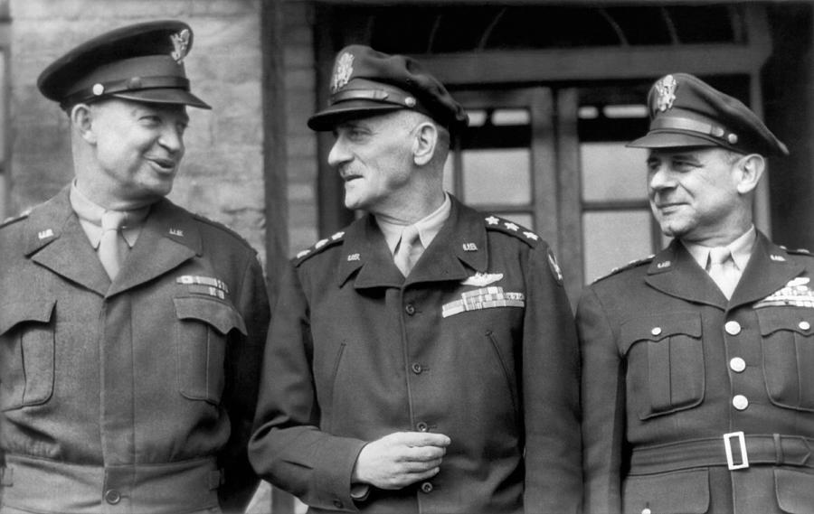 Dwight Eisenhower Photograph - WWII Generals Meet In England by Underwood Archives