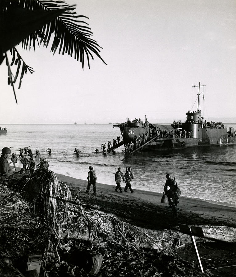 WWII American Landing on Dutch New Guinea Photograph by Historic Image