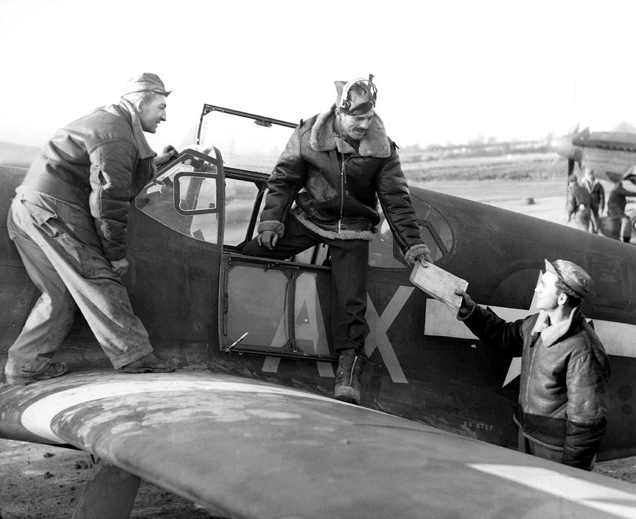 WWII Pilot and Crew of P-51A Mustang Photograph by Historic Image