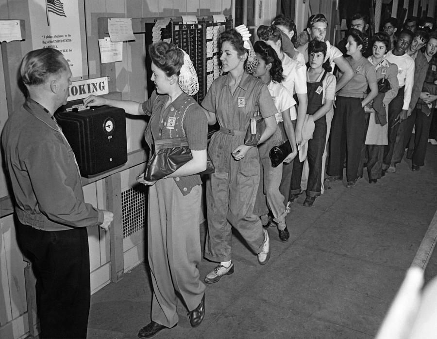 WWII Student Workers Photograph by Underwood Archives