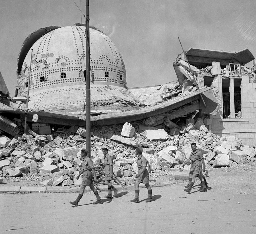 Wwii Tunisia C1943 Photograph By Granger Fine Art America   Wwii Tunisia C1943 Granger 